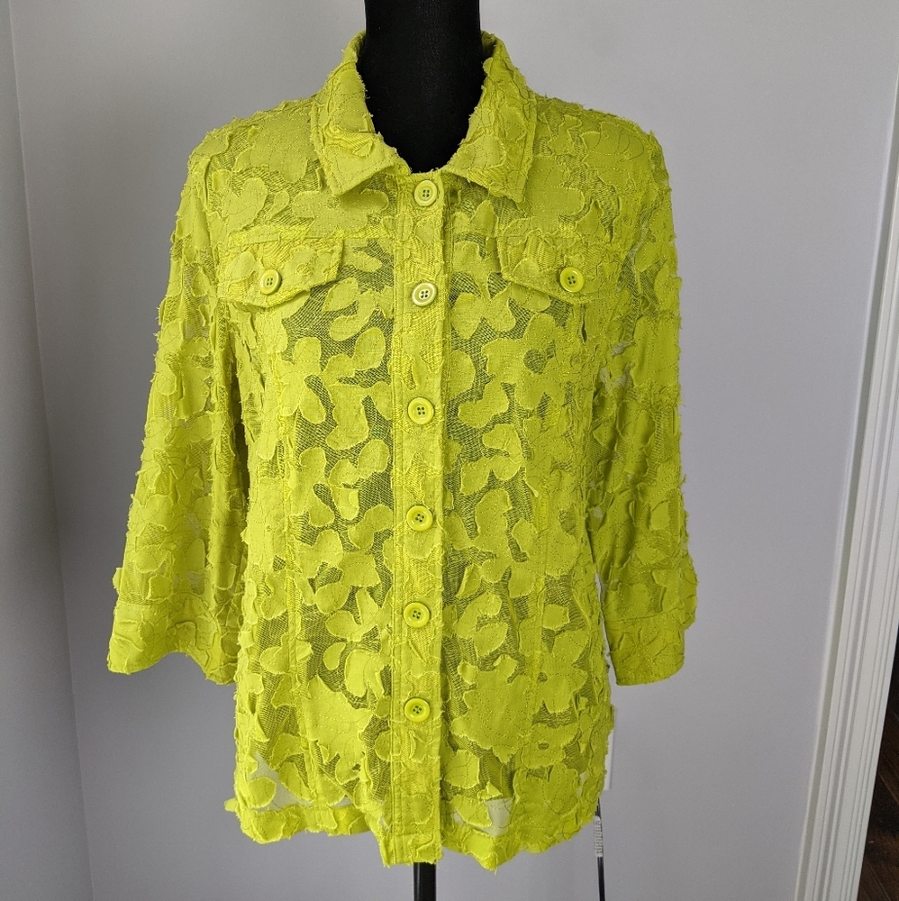 Westbound Lightweight Button down Top L Chartreuse